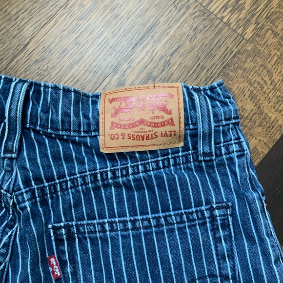 LEVI'S® X STRANGER THINGS Ribcage Denim Shorts Pinstripe Blue Size 28 Women’s - Picture 15 of 16